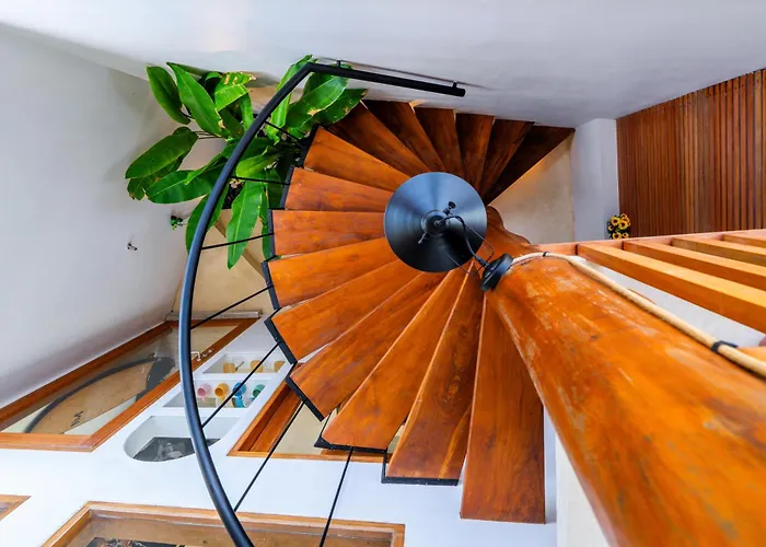 Bong By Pertama Management Villa Uluwatu