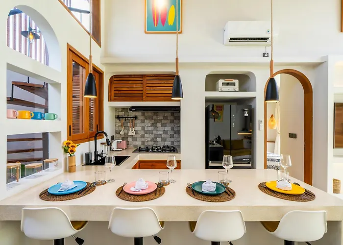 Bong By Pertama Management Villa